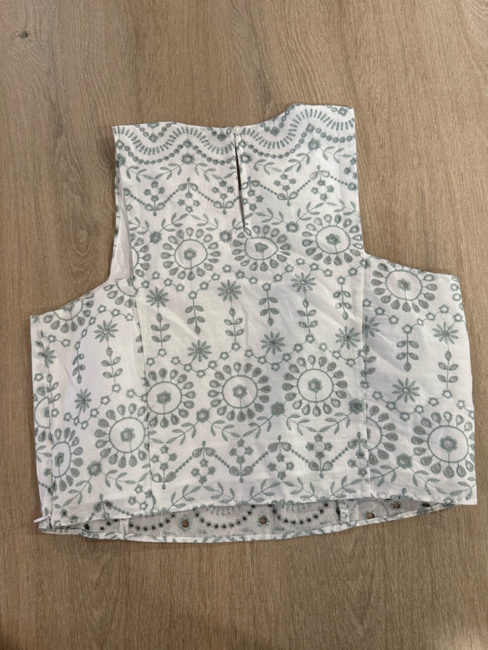 LOFT Embroidered Eyelet 2-Piece Crop Top Midi Skirt Set Sage Green White Size 6 - Picture 10 of 16